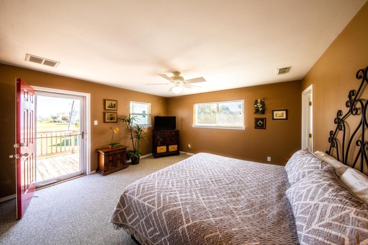 Relax At Our Beach Haven - Pet Friendly Galveston Exterior photo